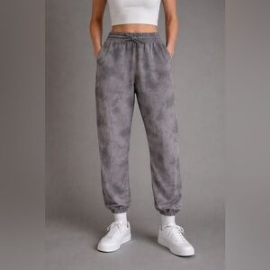 Aritzia Tna Cozy Fleece Tie Dye Joggers in Gray